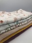 Preview: ocker hellbeige spätsommer blütenzauber eukalyptus bouquetweiches Musselin Kuschel-/Spucktuch Halstuch bordeaux